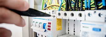 ELEKTROMONTÉR/ ELEKTRIKÁŘ